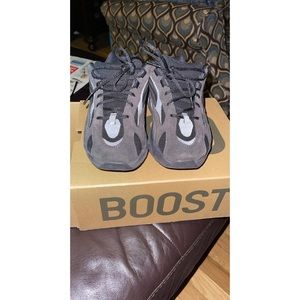 Yeezy boost vanta all black size 3 Y